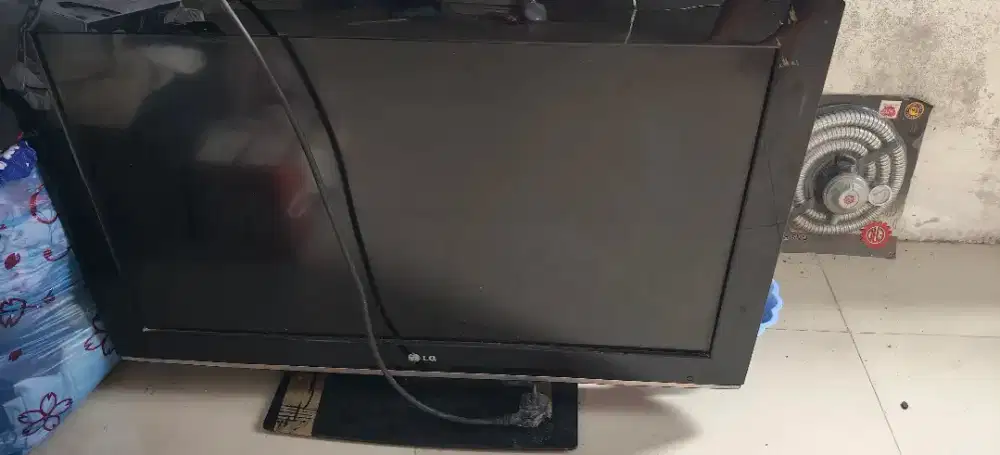 Televisi merek samsung