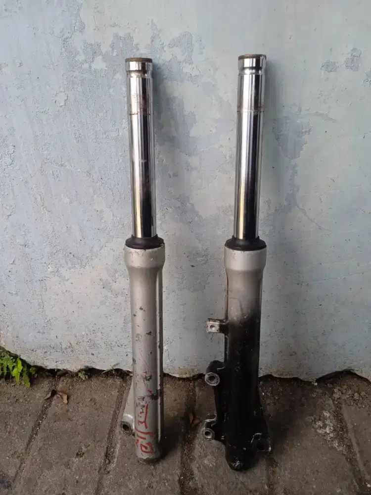 Shock depan honda beat