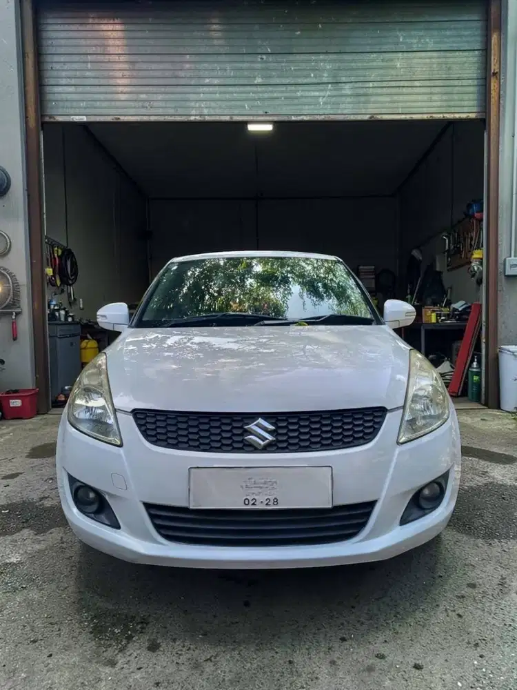 Suzuki Swift GX 2012 Matic - Putih Mulus, Pajak Panjang