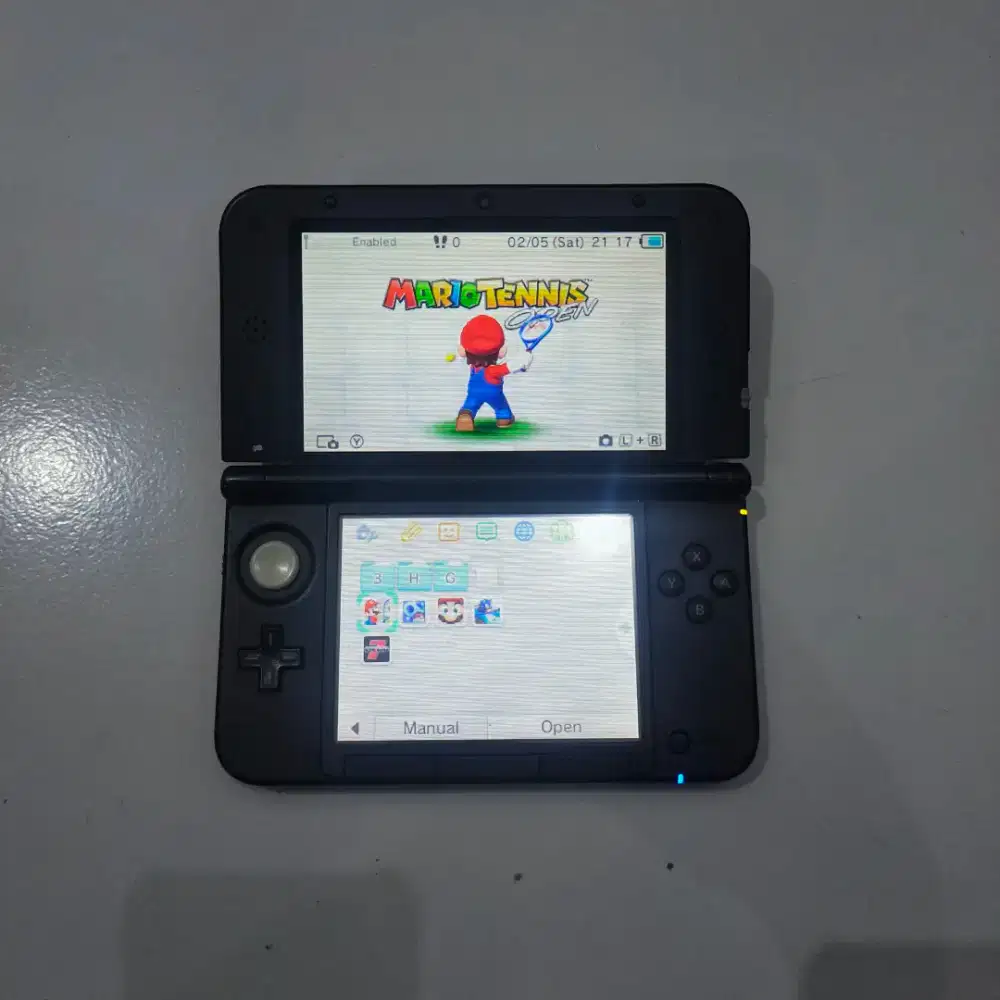Nintendo 3DS XL (old version)