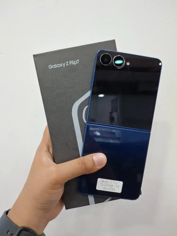 Seken Samsung ZFlip 7, Garansi Aktif s/d Desember 2026, Good condition