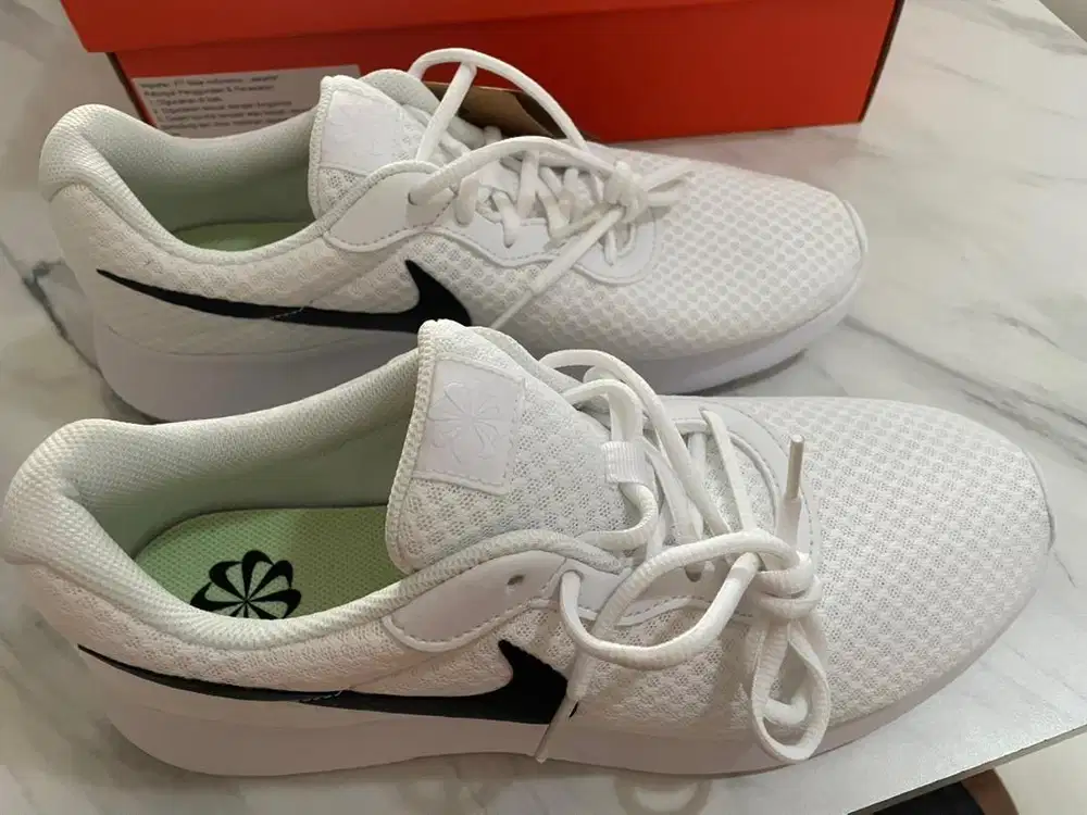 Sepatu Nike Sneakers Tanjun size 43