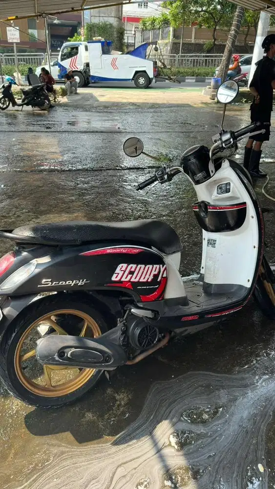 Motor Scoopy 2016