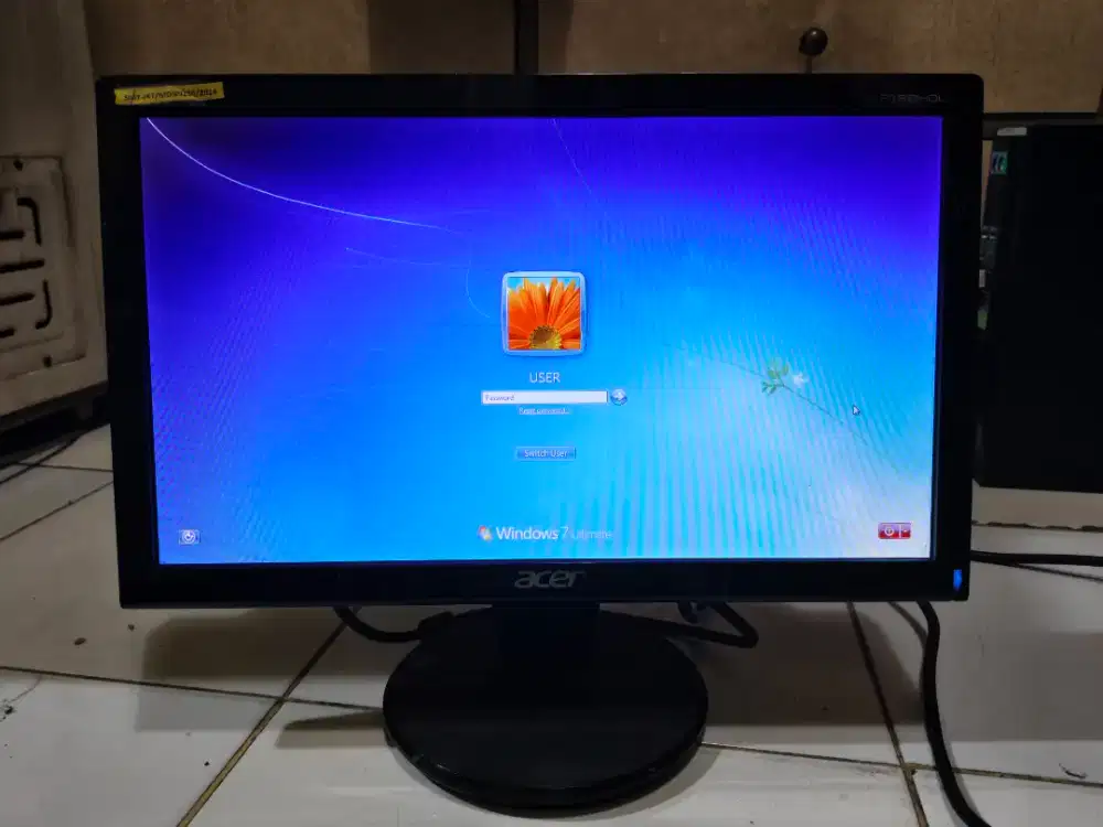 Monitor LED Komputer 16 Inch Merk Acer Mulus Normal