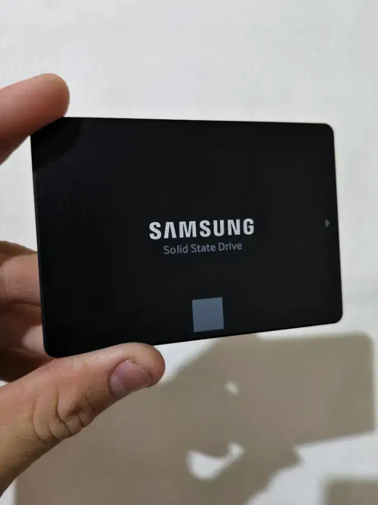 SSD SAMSUNG EVO 860 - 500GB MULUS NORMAL SENTINEL 100 PERSEN.