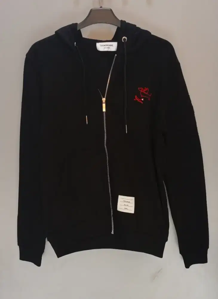 THOM BR0WNE ZIP HOODIE BLACK