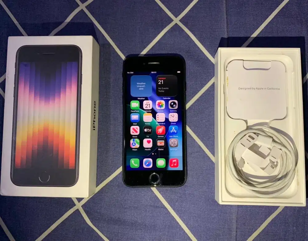 Iphone SE 3 2022 64gb Black / Midnight / Hitam Ex Ibox Fullset Ori