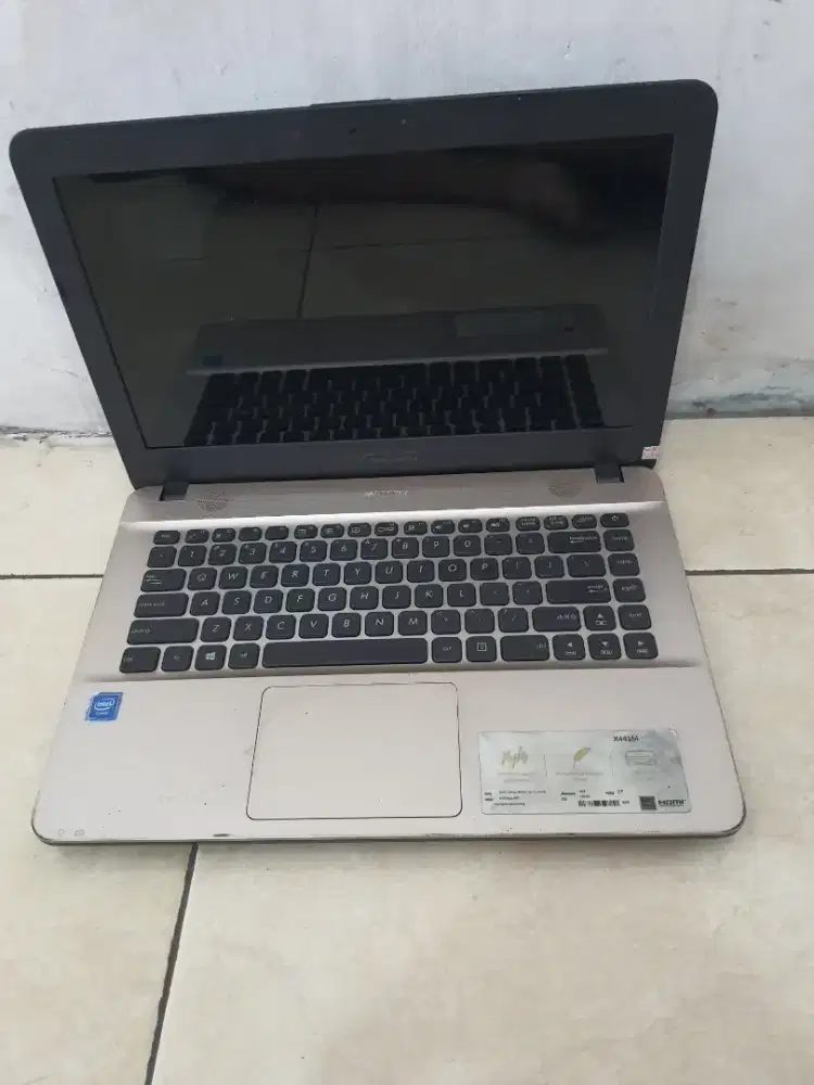 Asus 14inch(X441M)1Terragb/Ram4gb.win 11pro.Dvd.mulus