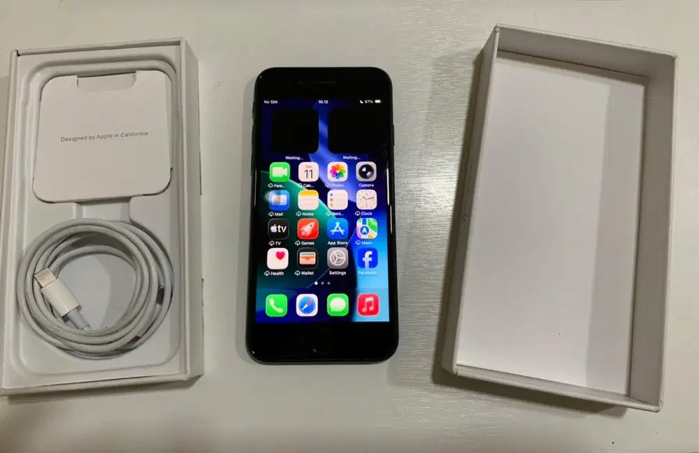 Iphone SE 3 2022 64gb Midnight / Hitam Ex Ibox Fullset