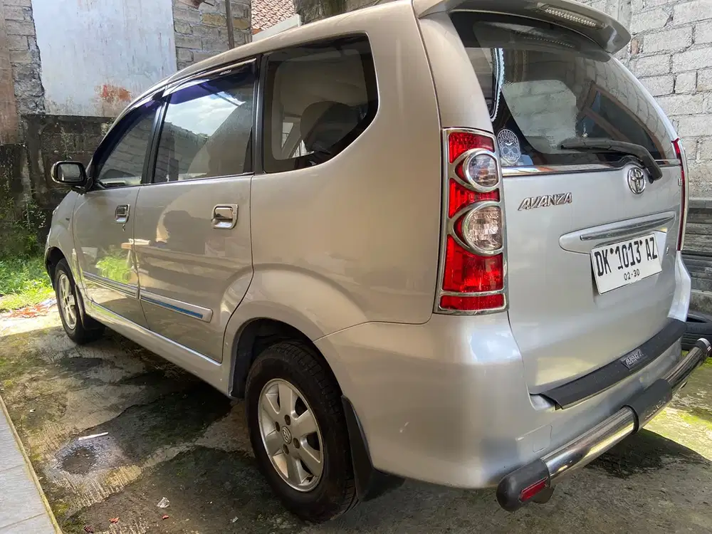 Toyota Avanza 2010 Bensin