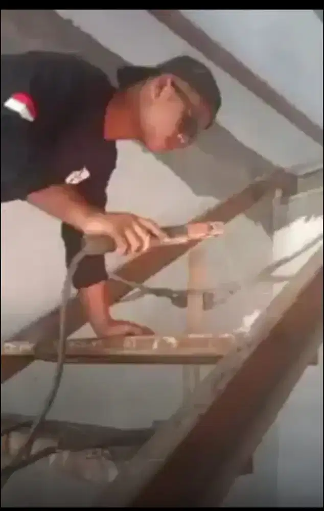 Mencari gawian tukang las