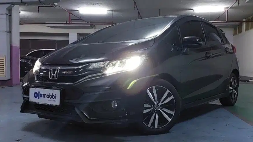 TDP 10JT, Honda Jazz 1.5 RS Bensin-AT Hitam 2018