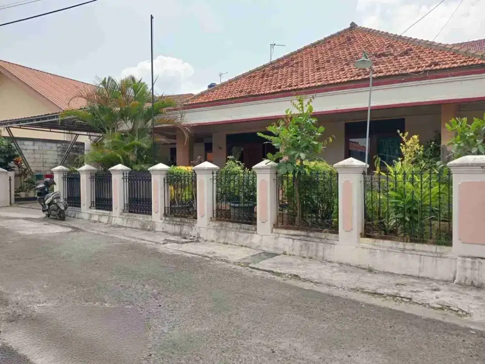 Dijual Rumah Mewah Luas Nyaman LT 305 M² 5 KT, 3 KM Surat SHM -Rp.900 Jt Nego s.d Jadi