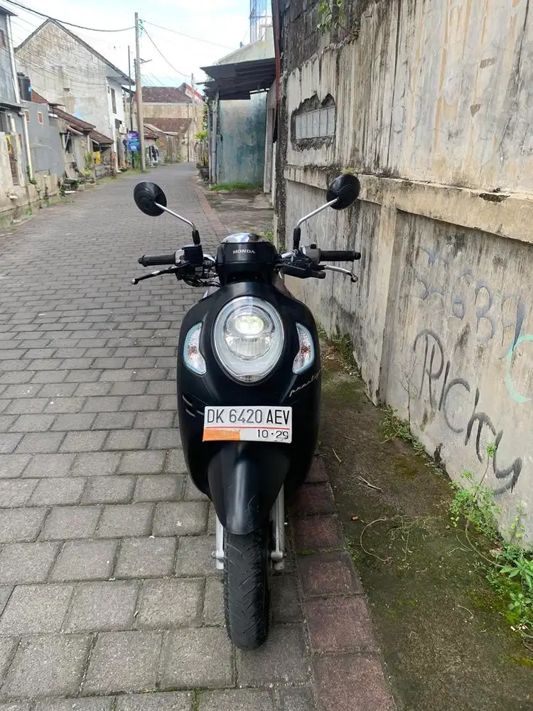 Jual Scoopy 2024 surat lengkap hidup  tangan pertama