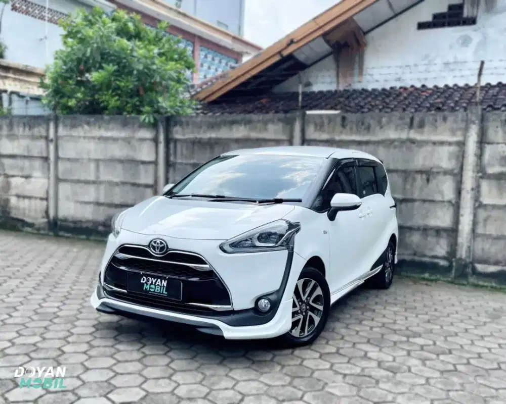 Toyota sienta Q 2017 matic