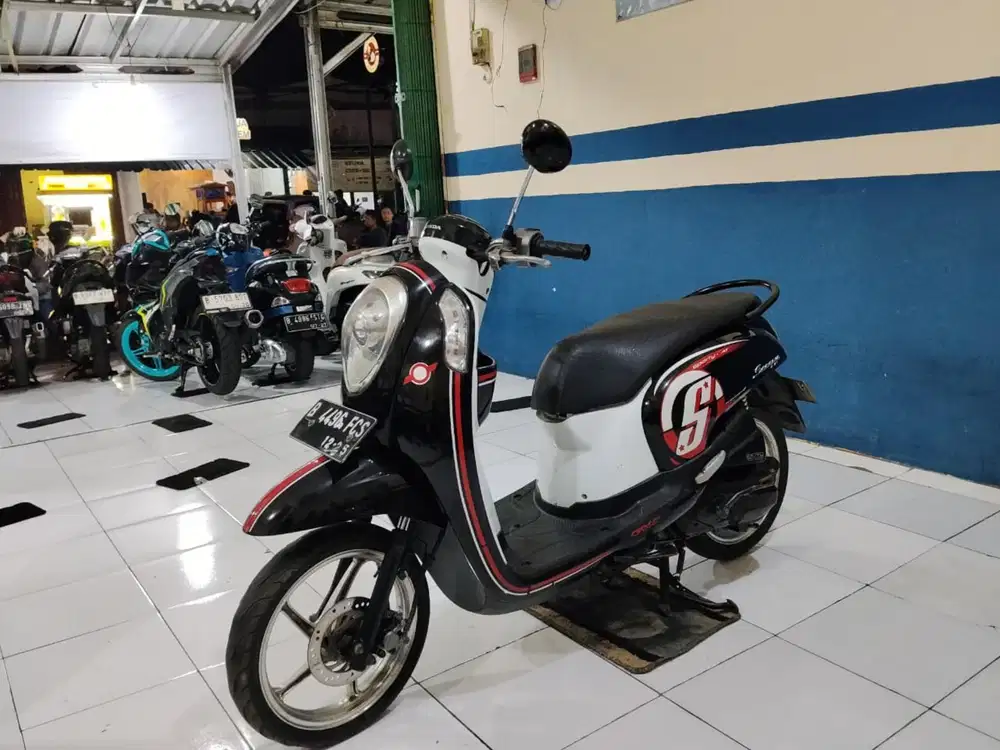 forsale honda scoopy esp 2015 siap pakai full orisinil