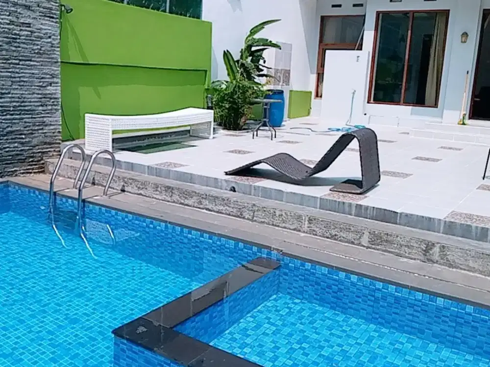 Dijual Rumah Villa Murah kolam renang indoor dgn View Alam dan Kota Bandung di Resor Dago Pakar