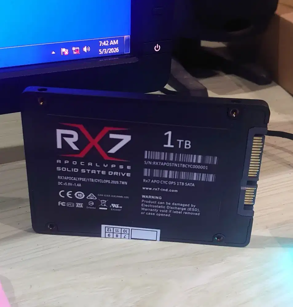 SSD SATA III 2.5 inc 1TB dan SSD M2 sata 128gb normal