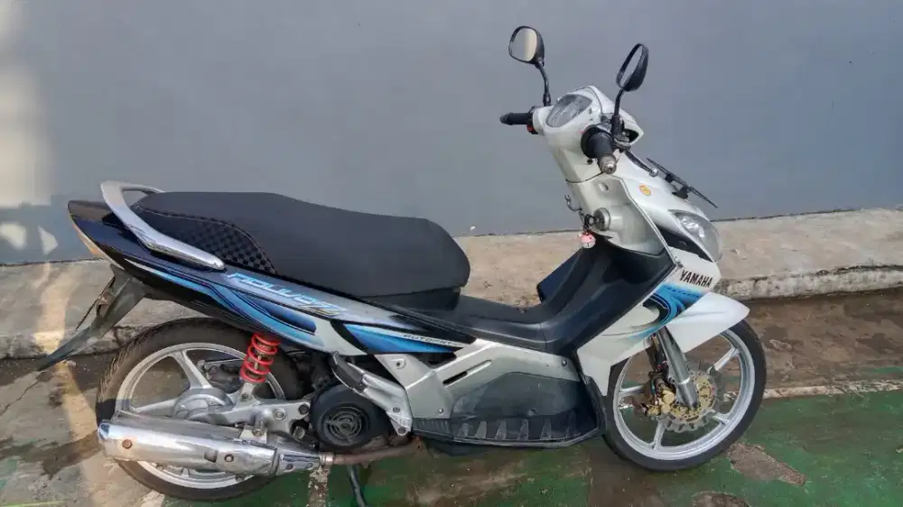 NOUVO Z PUTIH 2006 PLAT DKI HIDUP