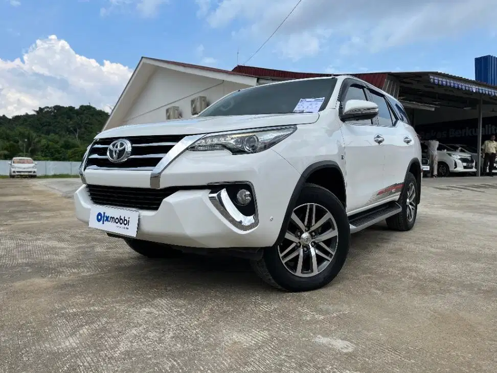 Toyota Fortuner 2.7 4x2 SRZ Bensin AT 2016 Putih