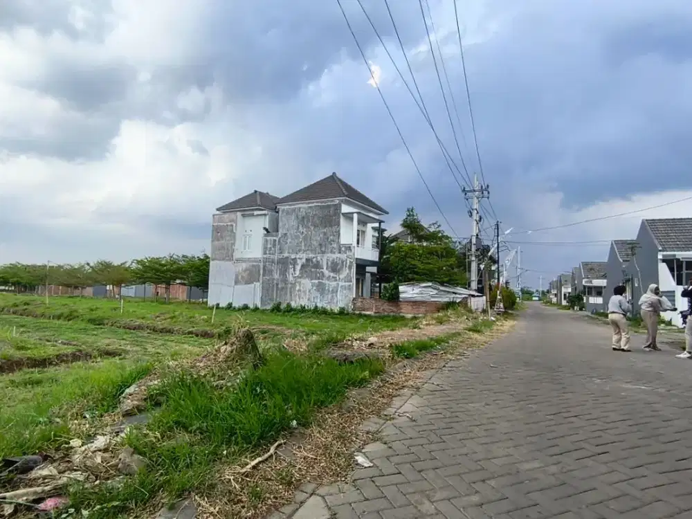 Tanah Area Perumahan Dekat UNMER – Asri, Strategis & Bernilai Tinggi