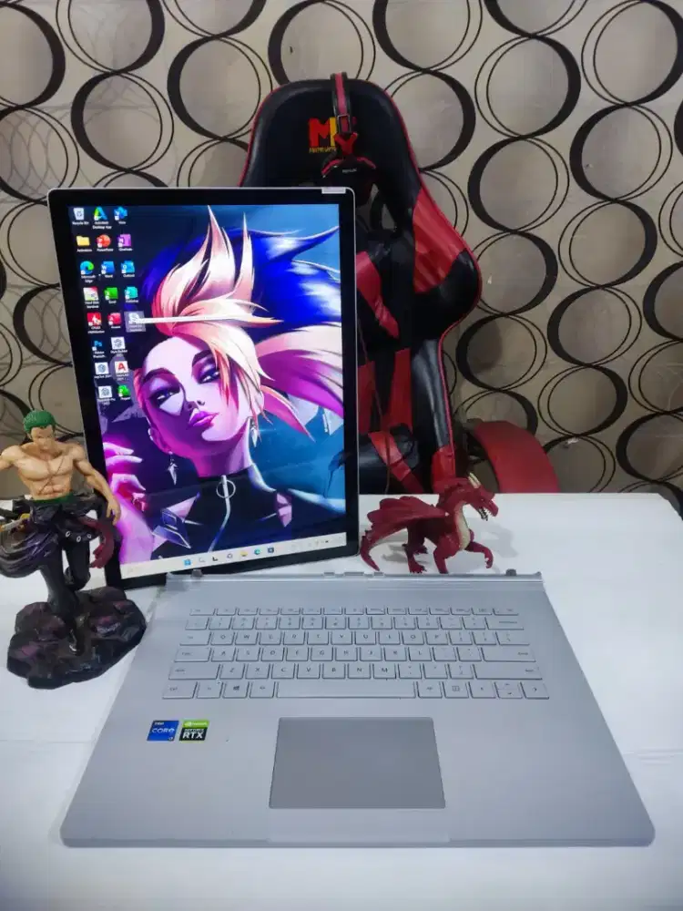 Microsoft Surface Book Core i7-1065G7  NVIDIA Quadro RTX 3000 (Max-Q)