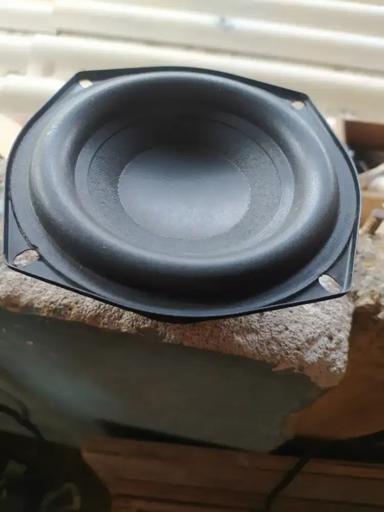 Dijual speaker subwoofer 5,25 inchi