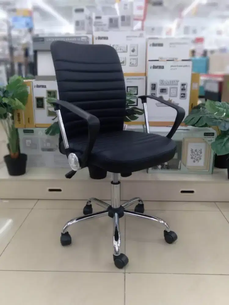 Kursi kantor Selma