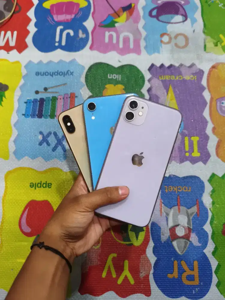 iPhone Xs 256GB & iPhone Xr 128GB & iPhone 11 128GN