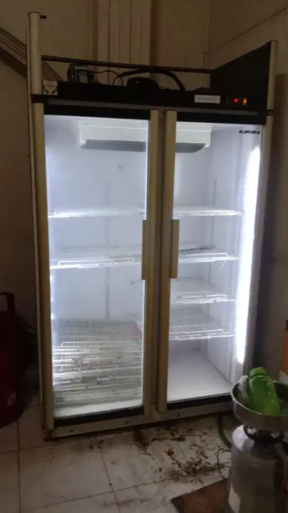 Kulkas freezer chiller showcase AC Coldstorage water chiller service