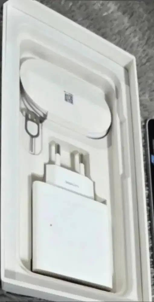 Jual charger 45 watt oppo reno 14f, bawaan dari kotak nya.nego