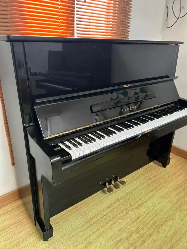 PIANO YAMAHA U2 G