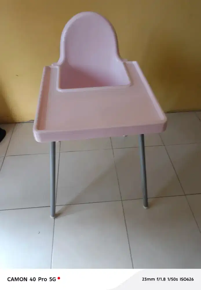 Kursi makan bayi