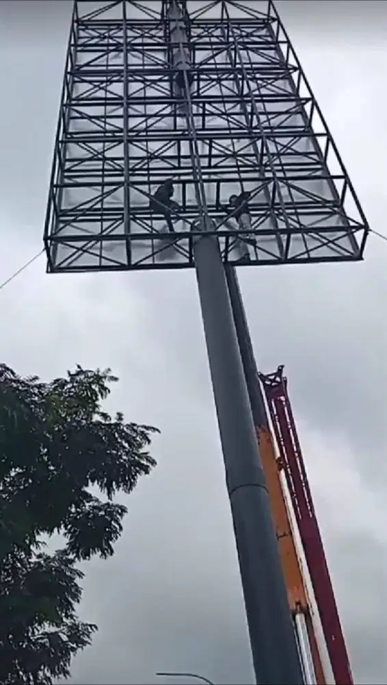 PEMASANGAN REKLAME