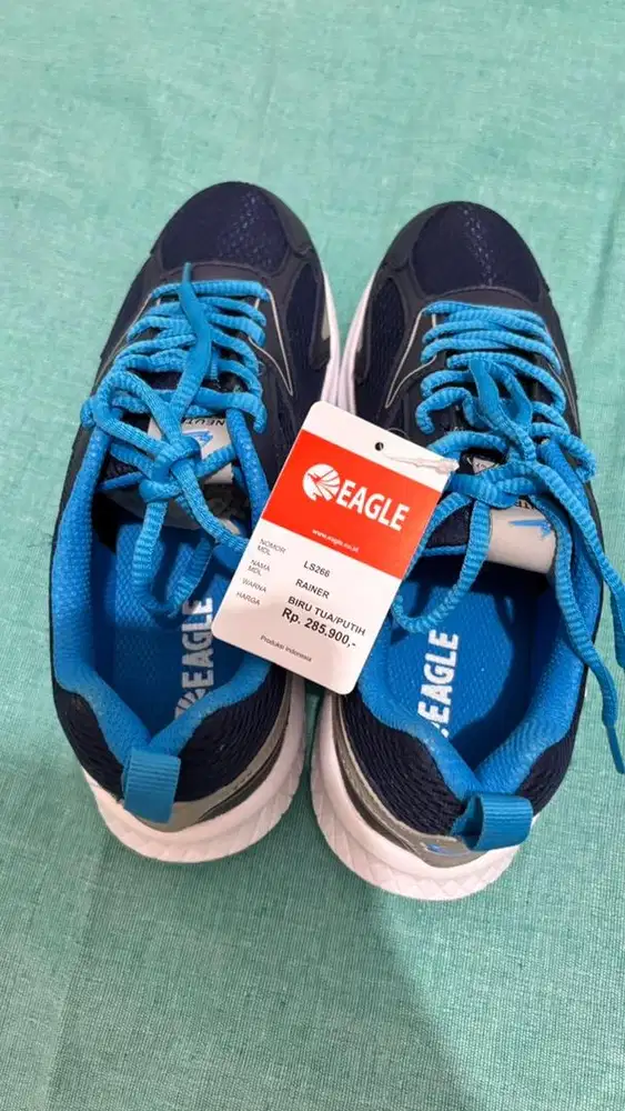 Sepatu Eagle running