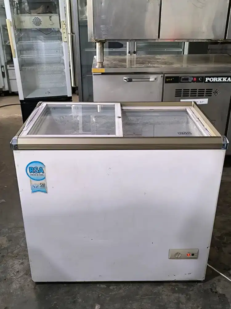 freezer box RSA sleding kaca 171 liter