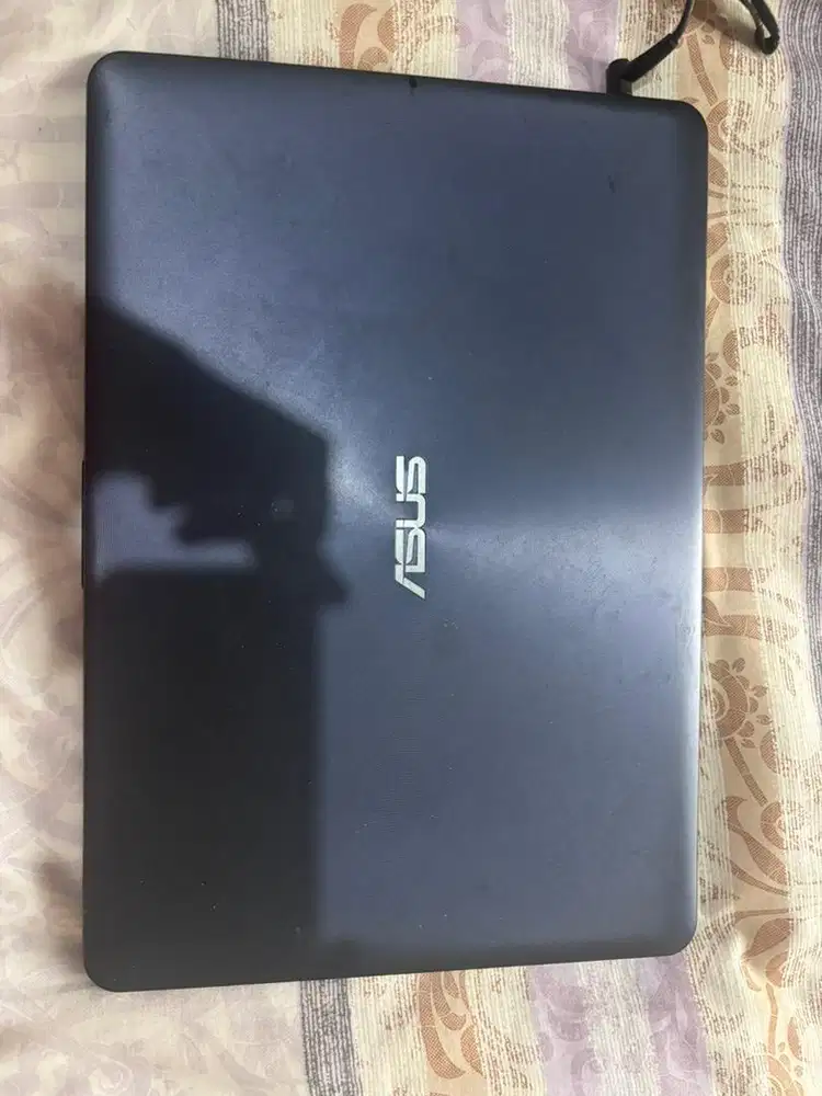 Laptop Asus A442U