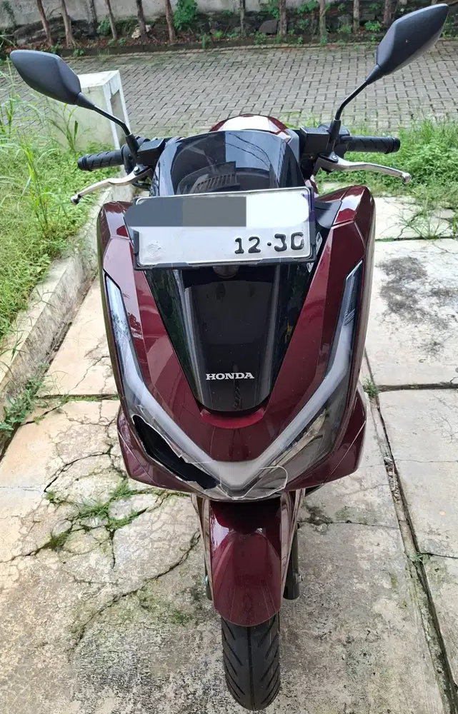 Honda PCX 160cc Roadsyn 2025 Merah Burgundy