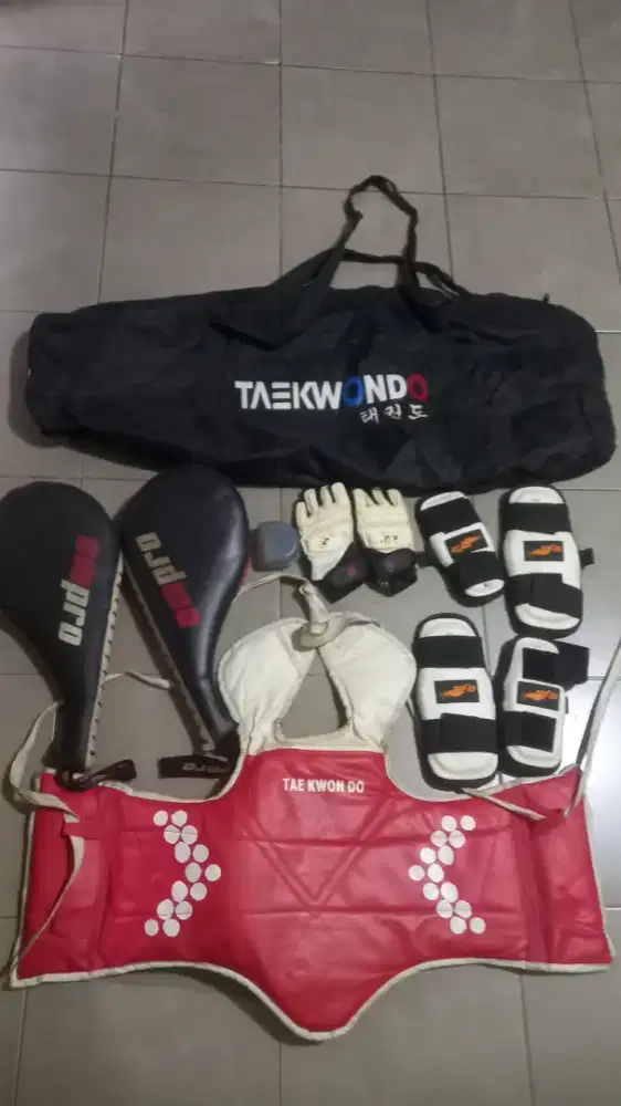 Perlengkapan TAEkWONDO satu set