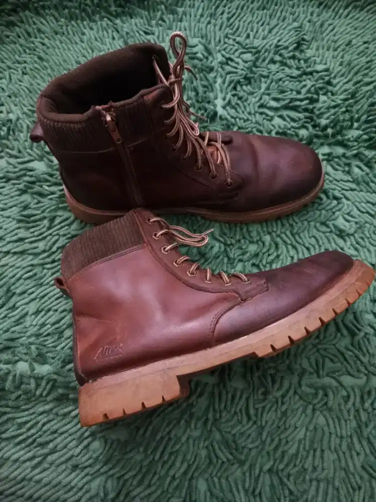Sepatu boots ziper casual kulit asli size 44