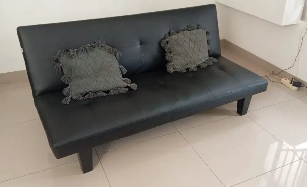 Dijual Paket Pindahan – Sofa, Kasur Spring, Kipas, Meja Kopi & Rak Baj