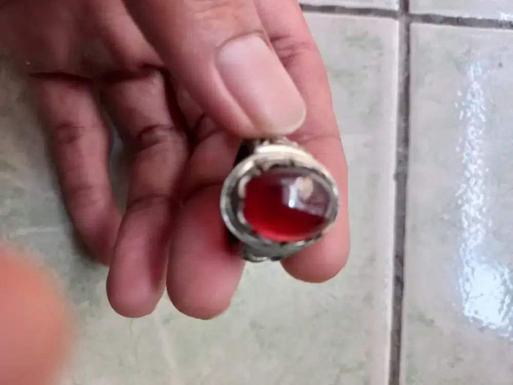 Yg hoby batu aja bosku , di mahar nih Red Garnit