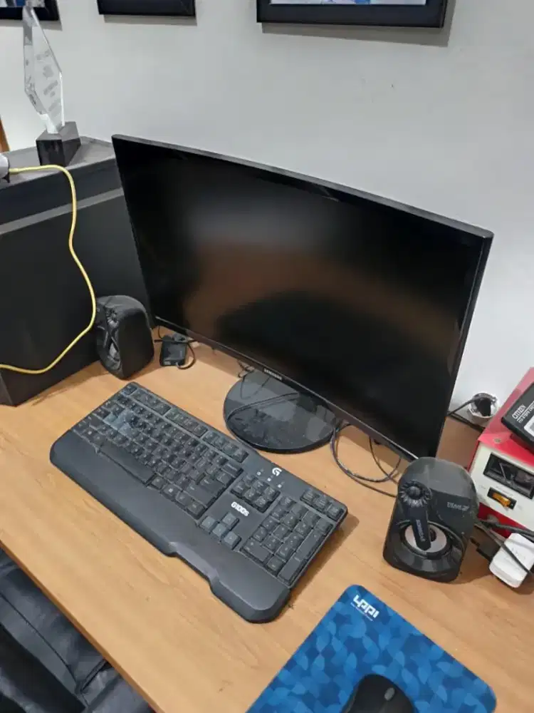 Jual PC/Komputer Gaming Kenceng Fullset Monitor, Speaker, Dll