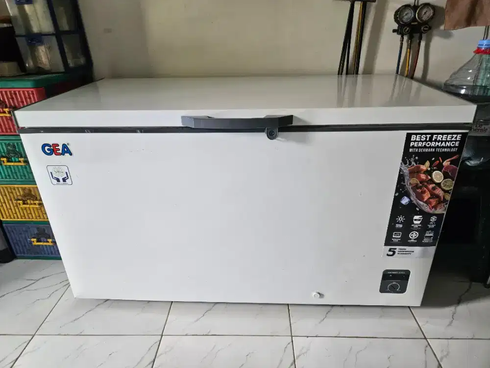 Dijual Frezzer RSA 420 Liter , kondisi mulus pakai cuma 6 bulan