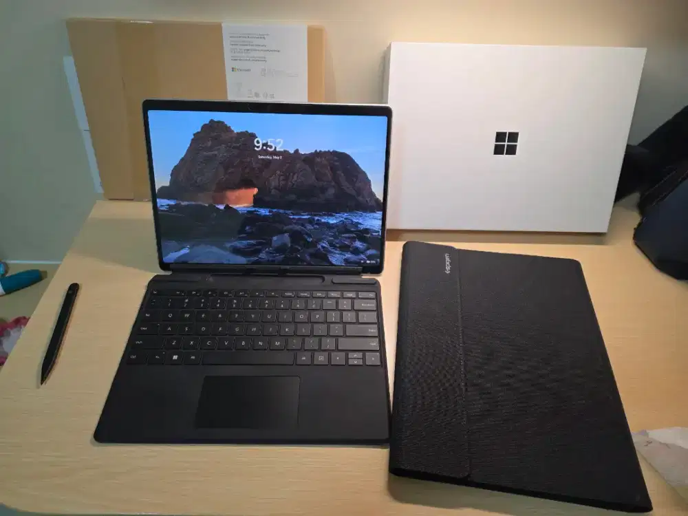 Surface Pro 11th 16GB / 1TB Sangat Mulus Perfect