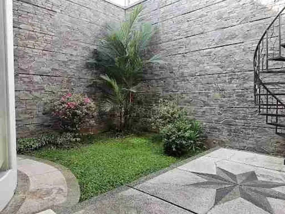 dijual rumah di mekar wangi