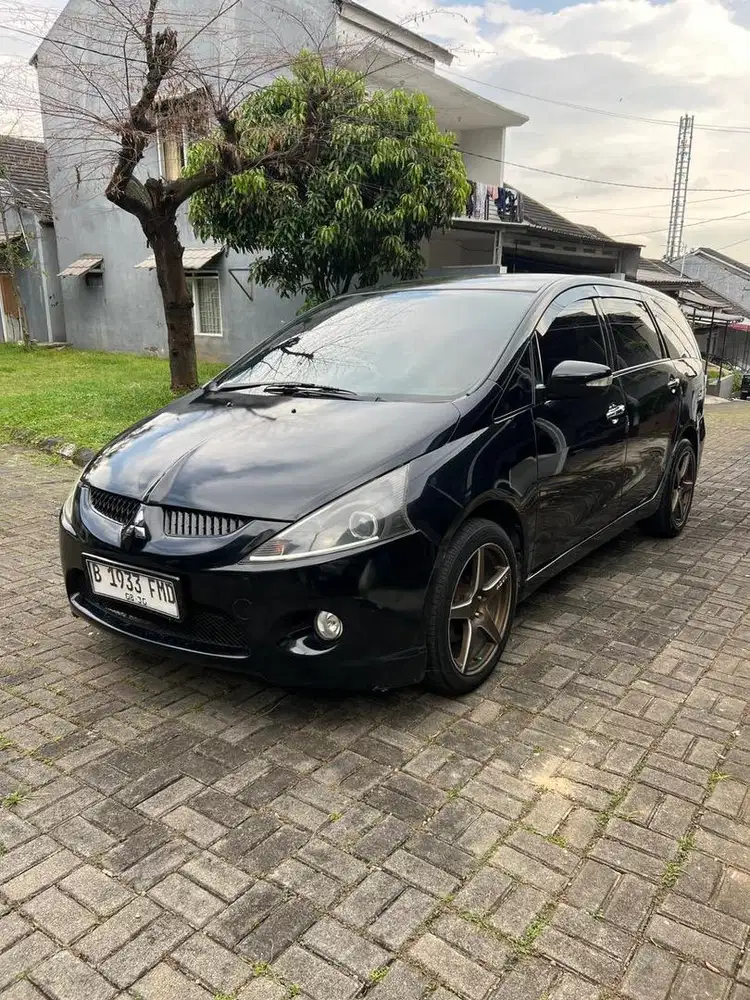 Mitsubishi Grandis 2005 Bensin Termurah
