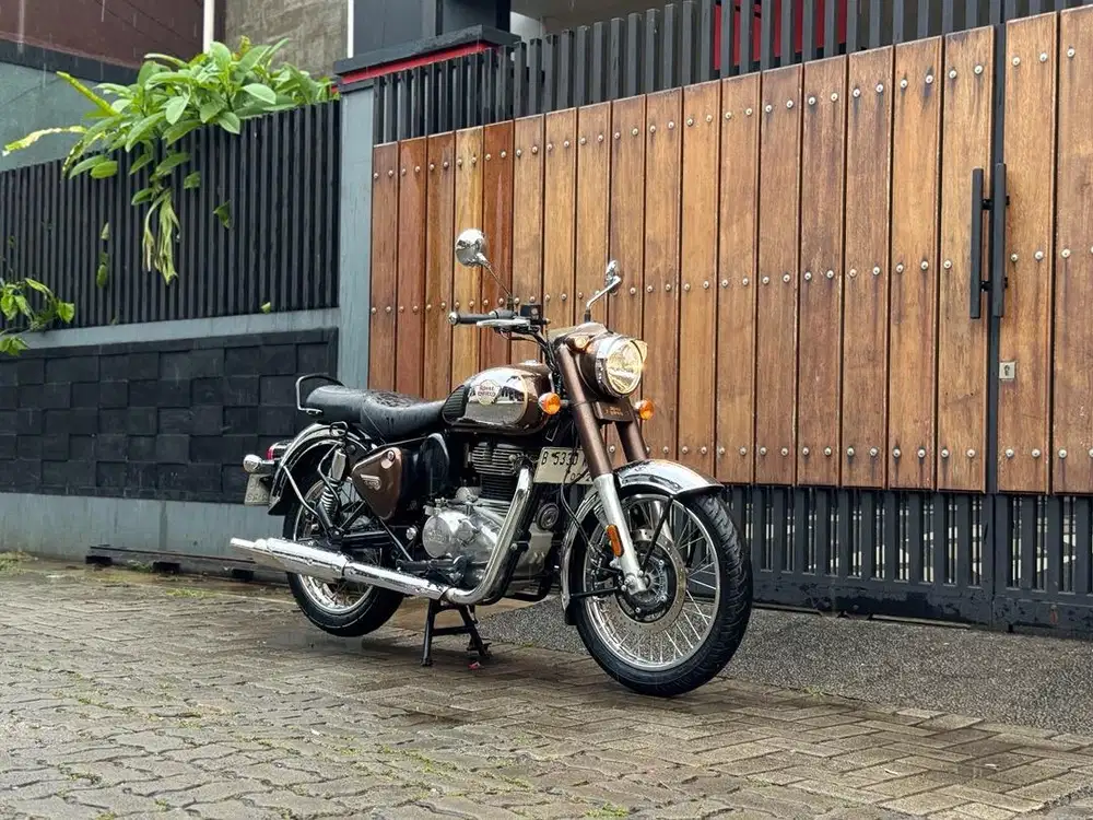 ROYAL ENFIELD CLASSIC 350 REBORN FULL PAPER ISTIMEWA STREET TRIUMPH