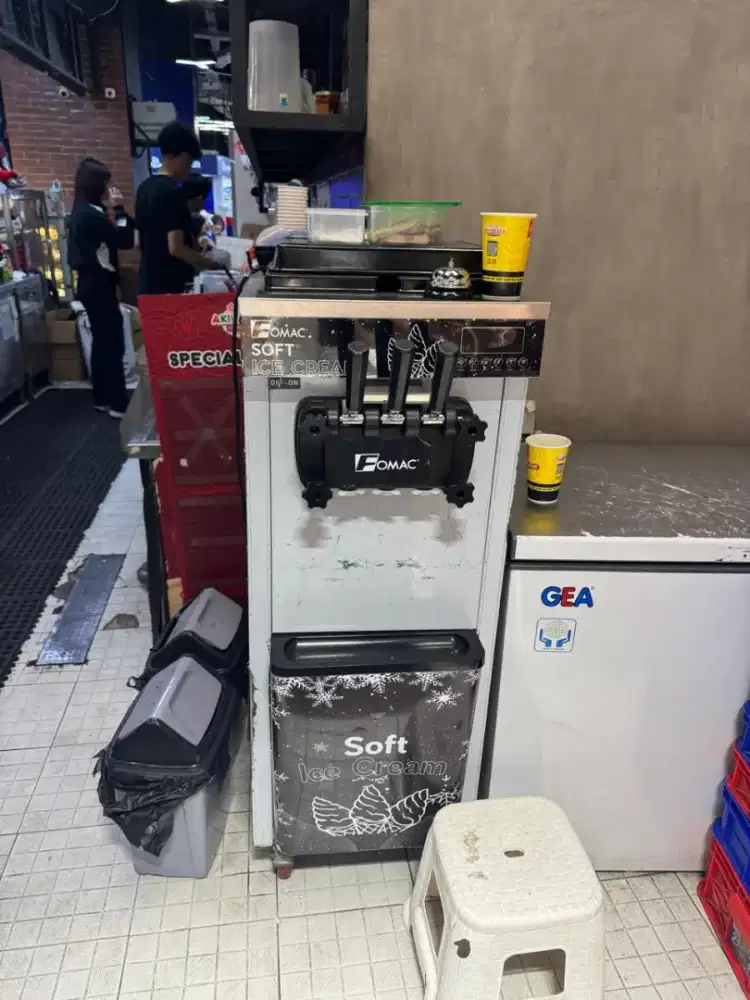 Mesin Soft Ice Cream FOMAC