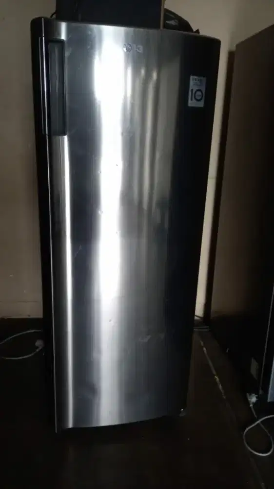Freezer Es batu LG 6 Rak Mulus